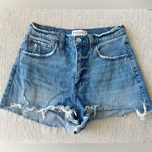Abercrombie & Fitch 90's Relaxed High Rise Cutoff Short Size 28/6 - Curve Love